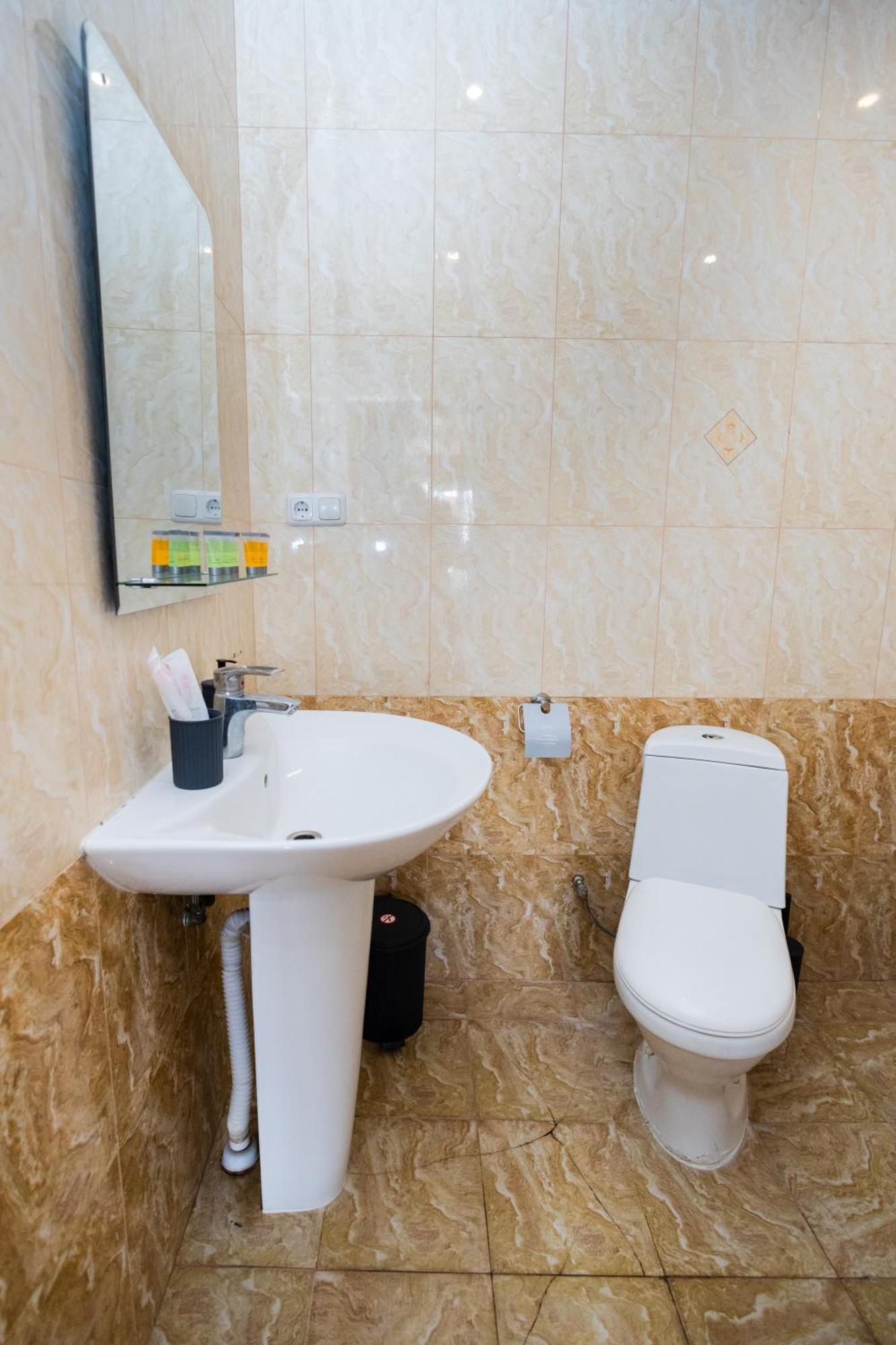 Yan Hotel Jerevan Eksteriør bilde