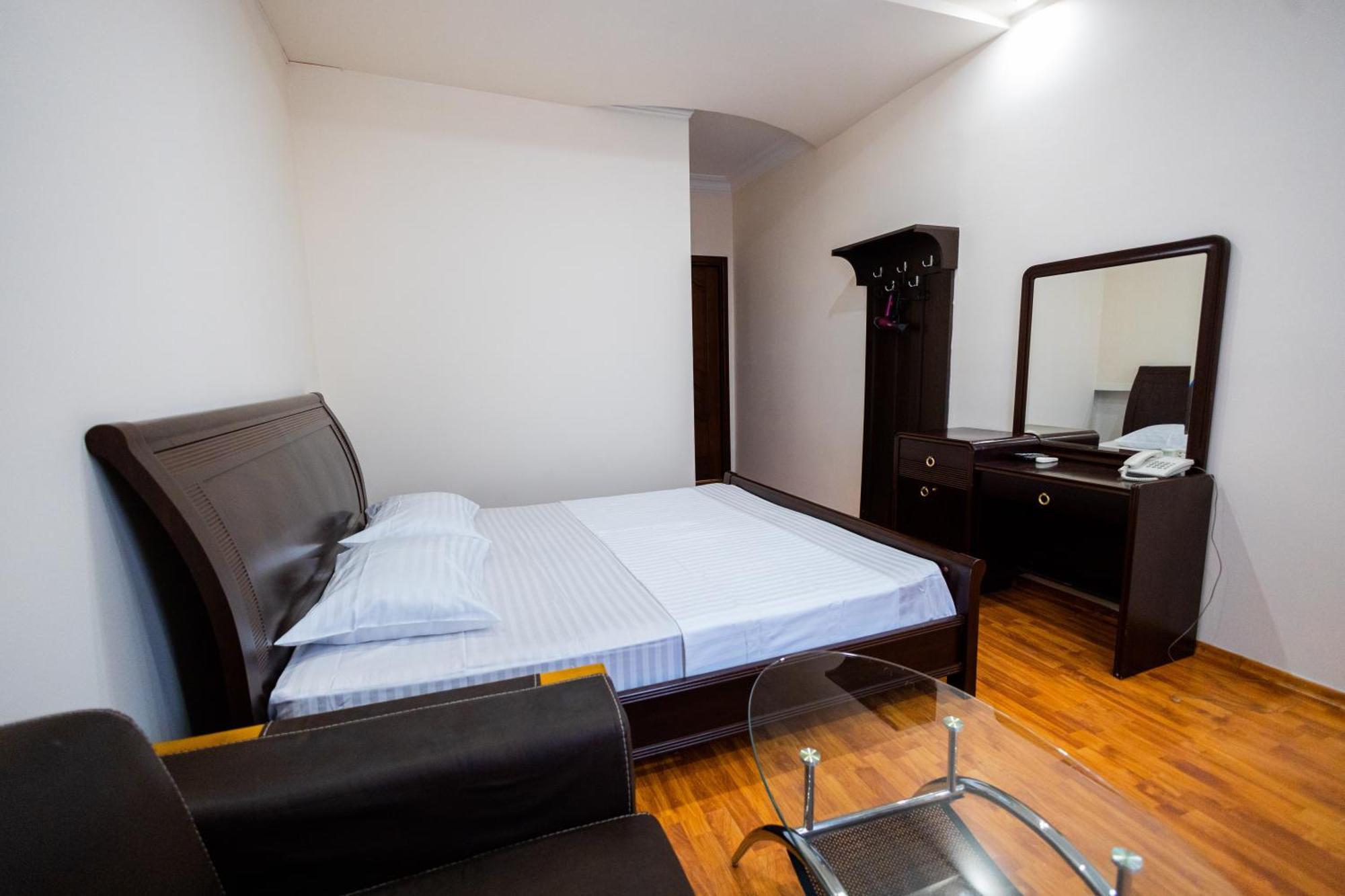 Yan Hotel Jerevan Eksteriør bilde